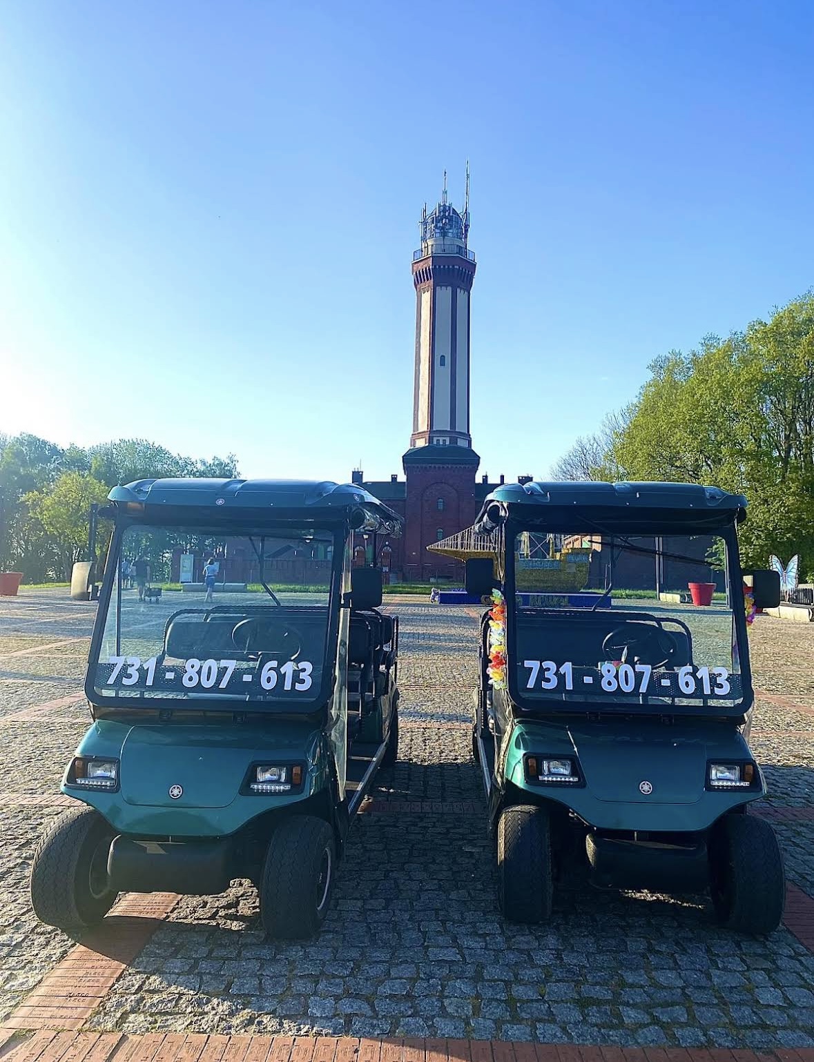 dwa melexy przy latarni morskiej